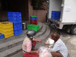 午餐廠商回收廚餘後供養豬業者利用，開新視窗